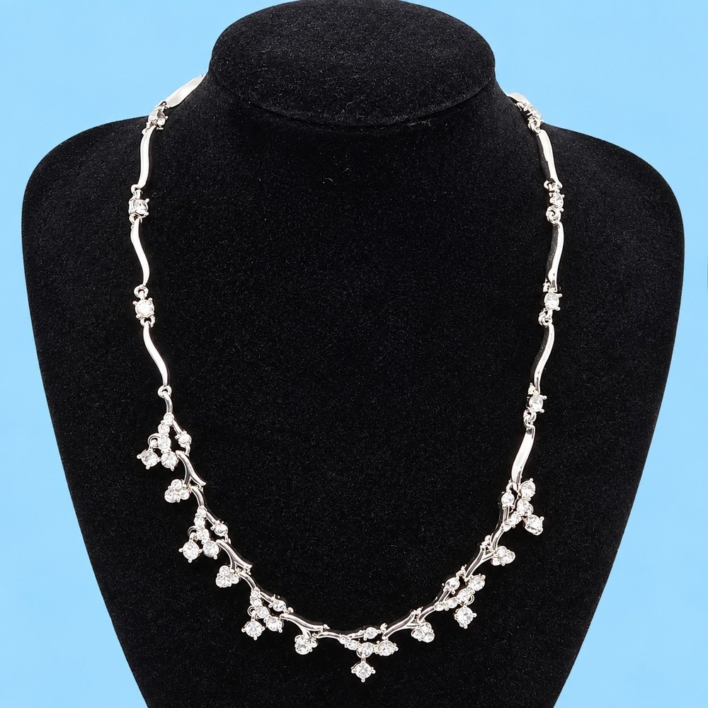 Trifari Silver Tone Rhinestone Floral Vine Necklace MTRU2642 New w/ Tag -3820